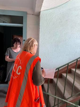У Харкові комунальники продовжують відновлення пошкоджених будинків
