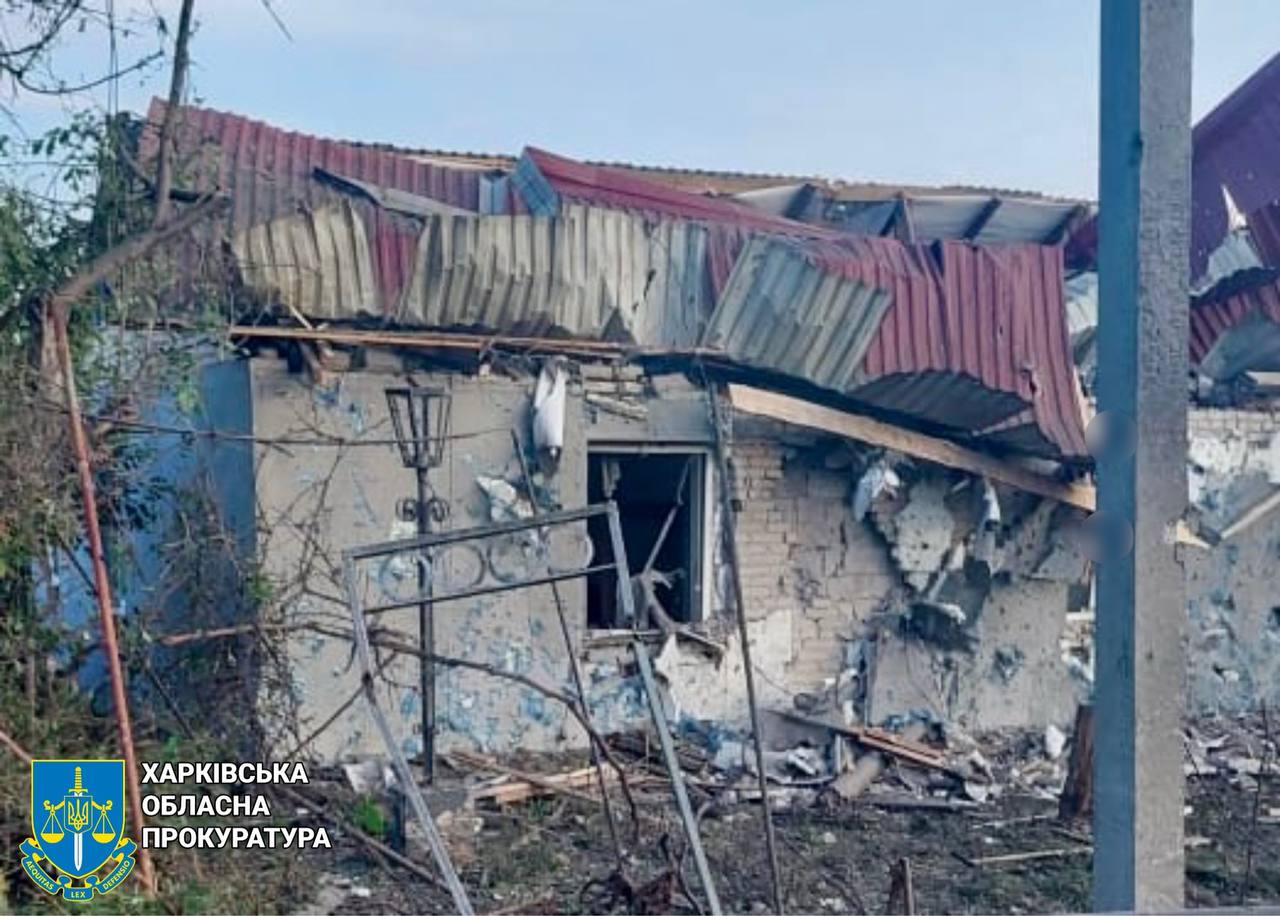 наслідки обстрілу селищ Козача Лопань та Слатине