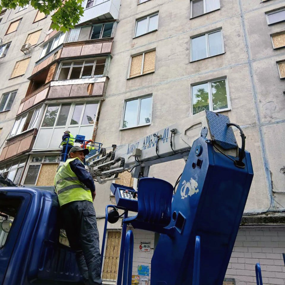 У Харкові пошкоджено понад 50 будівель через нічну атаку дронів