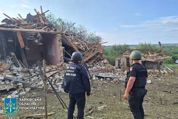 наслідки обстрілу села Хатнє