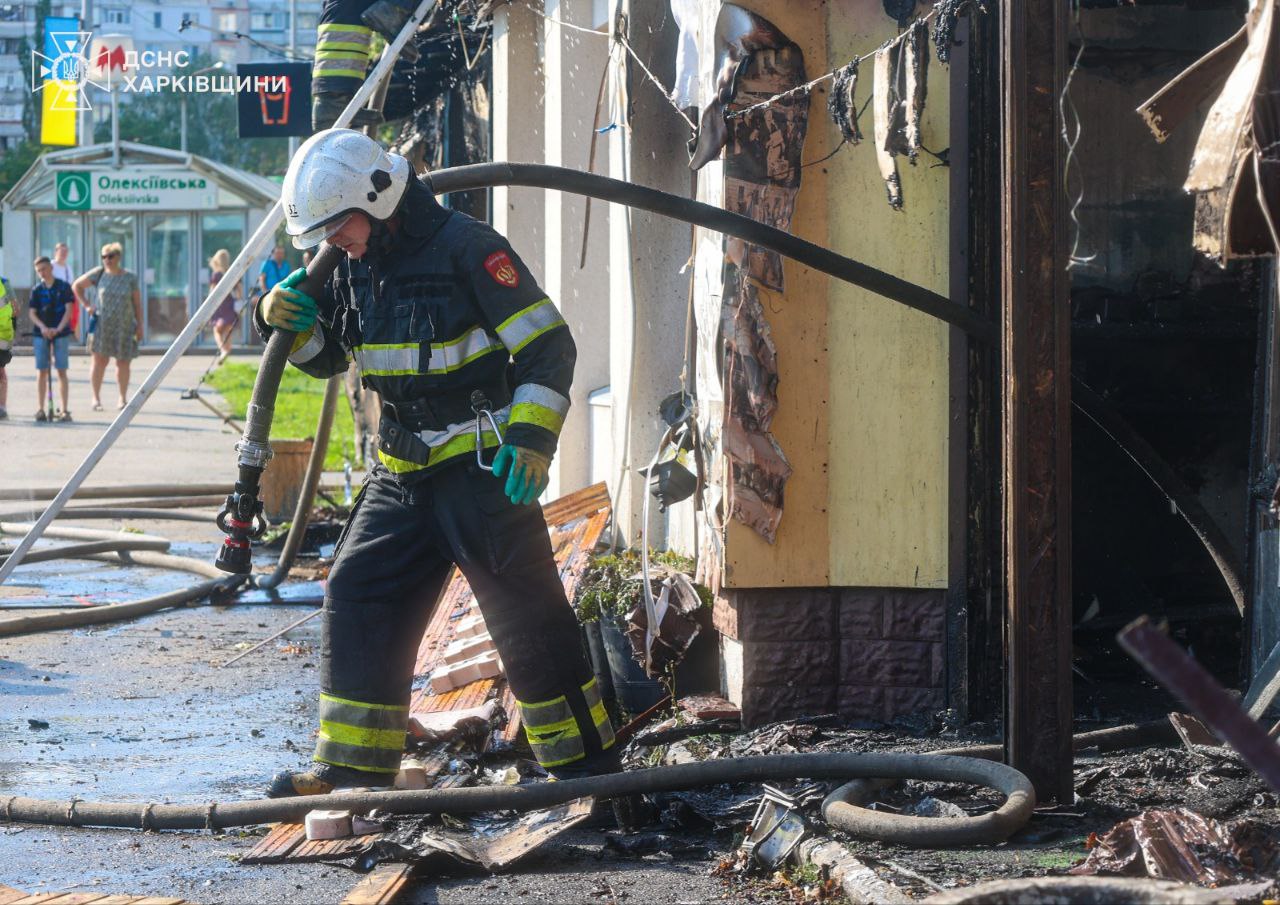 Загасили пожежу у кафе вогнеборці міста: Новини Харкова