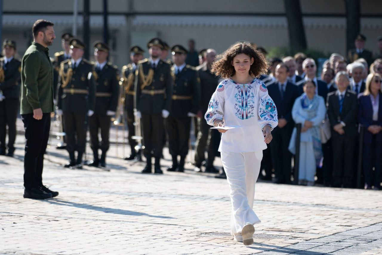 Вручив паспорт чемпіонці світу з Харківської області Президент України: Новини Харкова
