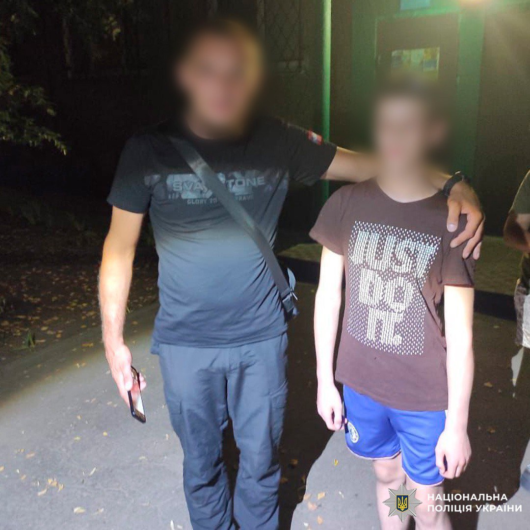 Била та тримала у брудній оселі хлопця мати: Новини Харкова