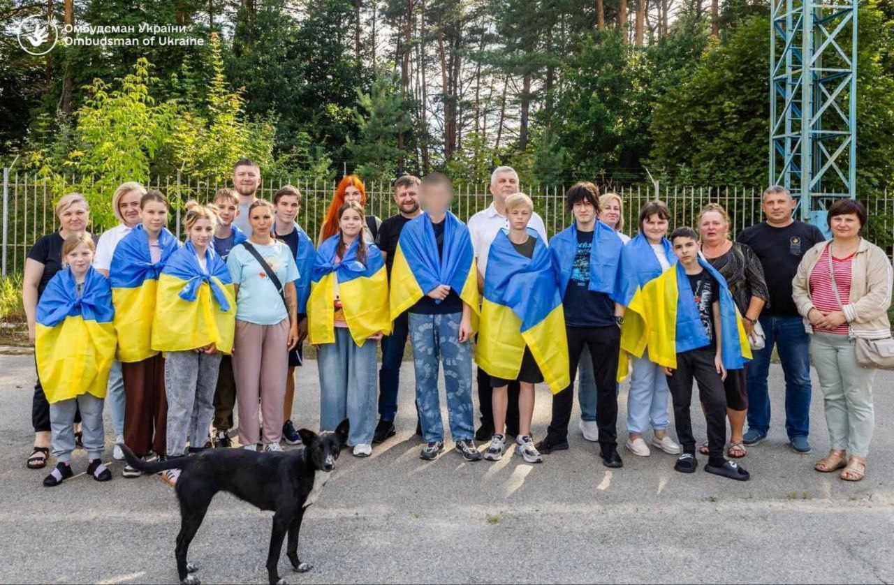 Дітей із Лозівщини повернули з росії після років розлуки