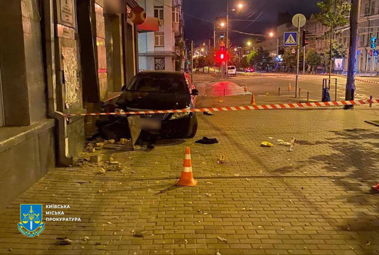 Став вбивцею чиновник прокуратури: померла від травм жінка, яку він збив на тротуарі