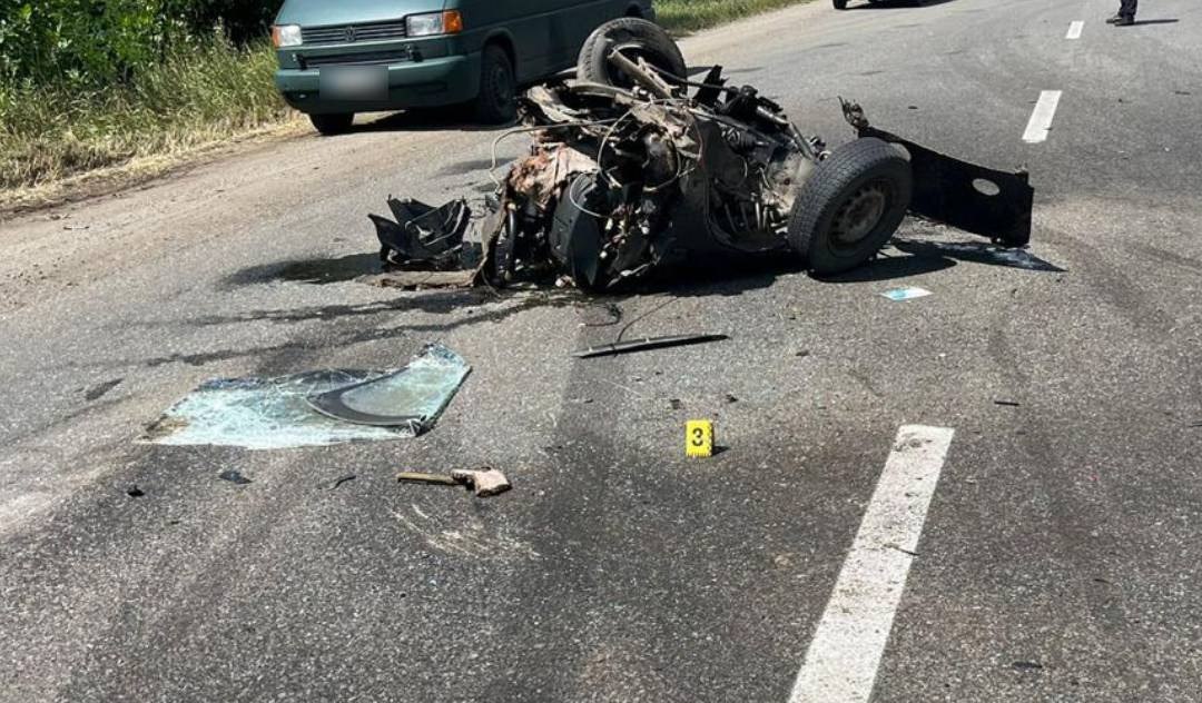 Загинув водій ВАЗа, який вилетів на зустрічну смугу та врізався у Renault Megane: Новини Харкова