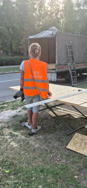 Після удару дронів у Харкові вибито понад 60 вікон і пошкоджено балкони