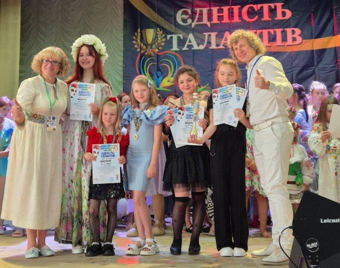 Харківські дівчата перемогли на конкурсі «Єдність талантів»