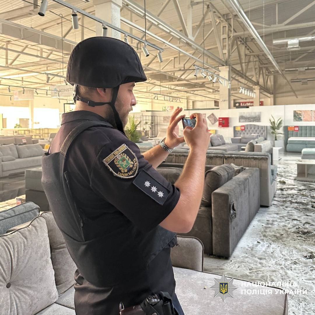 Як виглядають місця влучань ворожих дронів показали правоохоронці: Новини Харкова