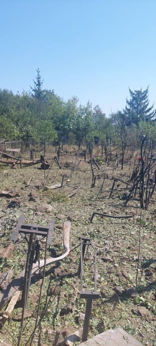 Вдарили по кладовищу у передмісті загарбники, є постраждалі: Новини Харкова