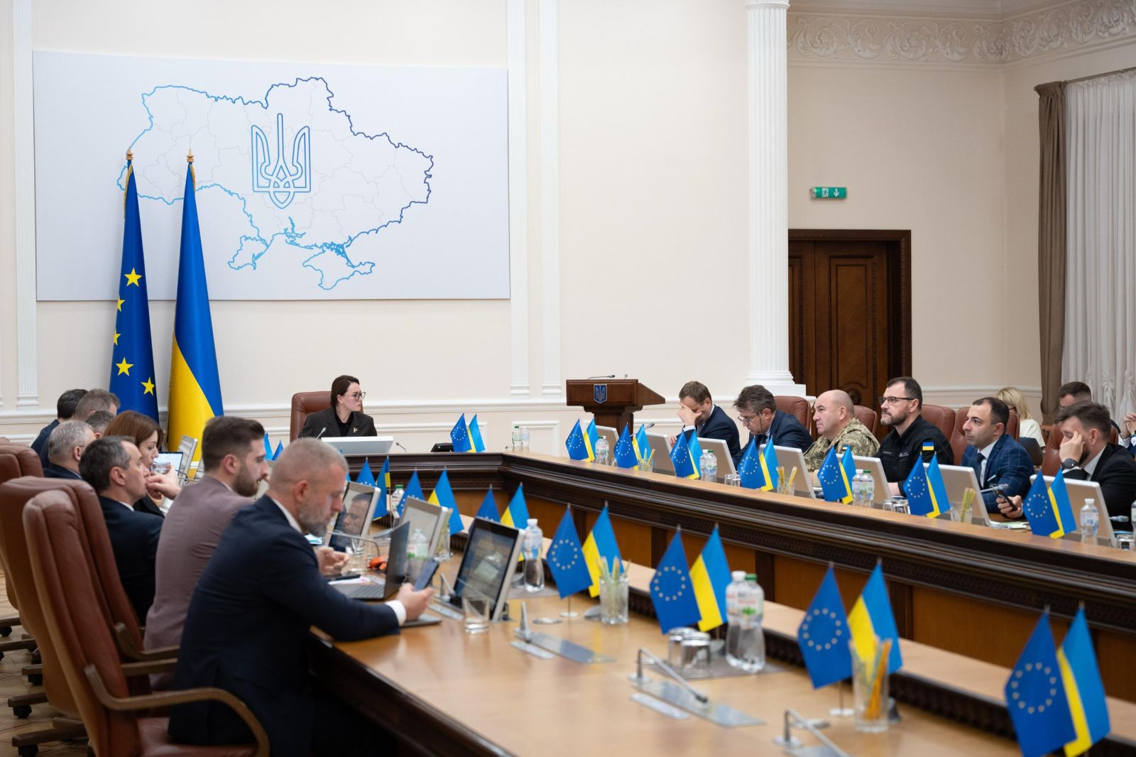 Дозволив перетинати кордон чоловікам від 18 до 22 років Уряд