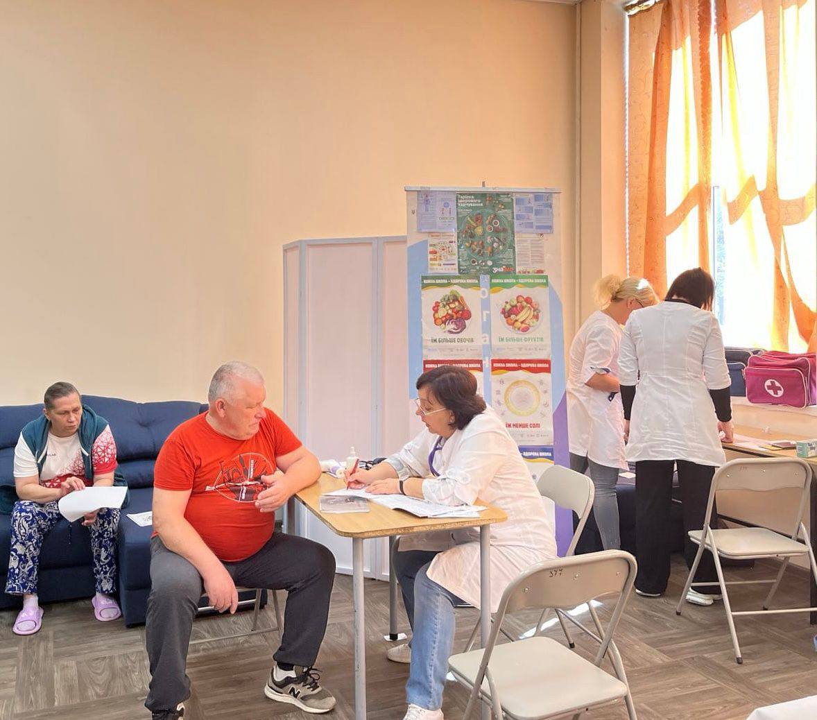 Провели медогляд переселенців у гуртожитку лікарі: Новини Харкова