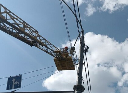Харківські монтери ліквідували понад 60 аварій на зовнішніх електромережах
