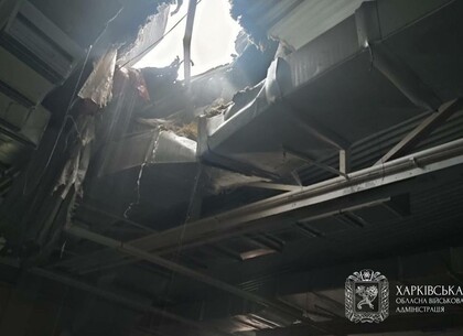 Окупанти вдарили по торгівельному центру Харкова безпілотником (оновлено)