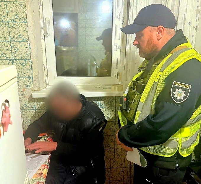 У Харкові чоловік побив співмешканку та її доньку — поліція втрутилася