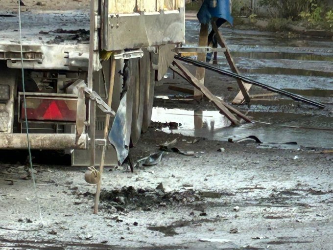 Двоє чоловіків постраждали від удару дрона по Індустріальному району Харкова