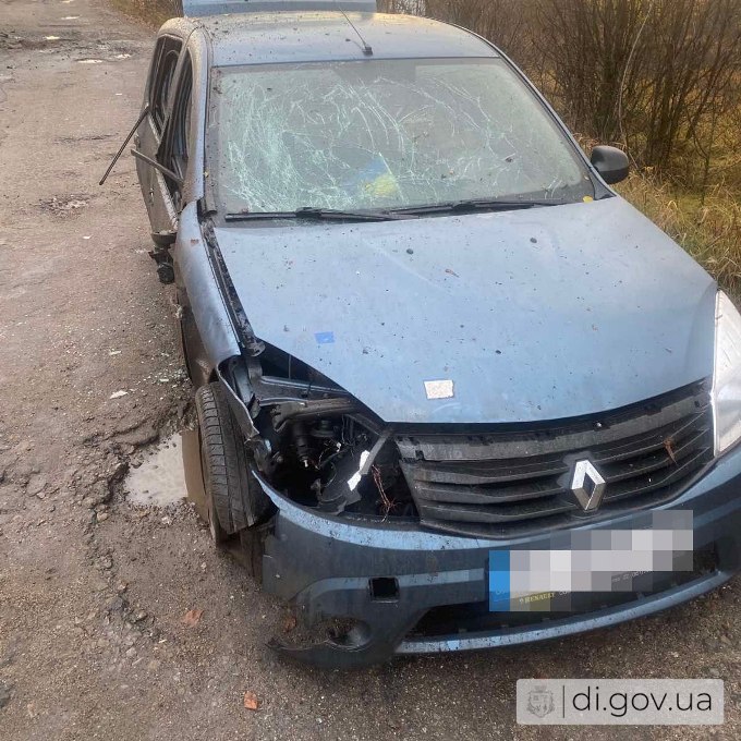 Удар дрона по Руській Лозовій: пошкоджено два авто, без жертв