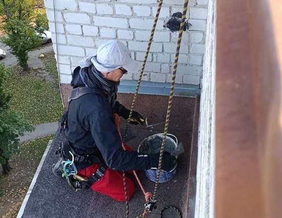 Відремонтували дахи десятків будинків комунальники: Новини Харкова