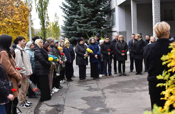 У Харкові відкрили меморіальну дошку захиснику України Олександру Чорненькому