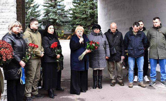 У Харкові відкрили меморіальну дошку захиснику України Олександру Чорненькому