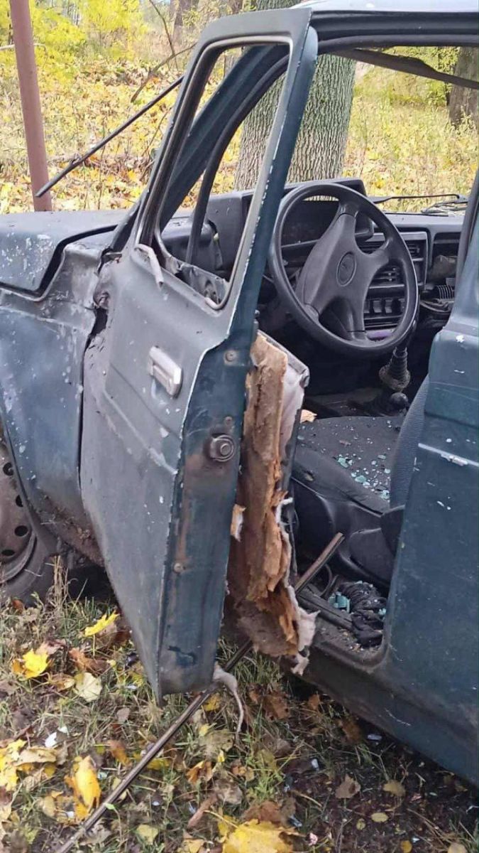 у селі Одноробівка Харківської області FPV-дрон влучив у легковий автомобіль «Нива»