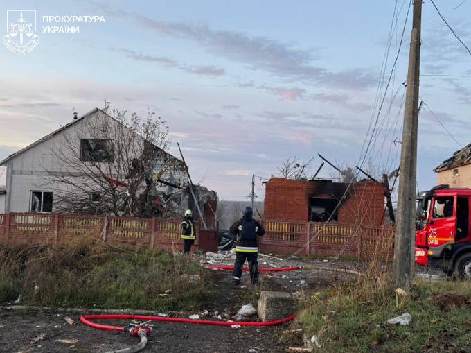 Обстріли Харківщини: поліція розслідує воєнні злочини після атак дронів і артилерії