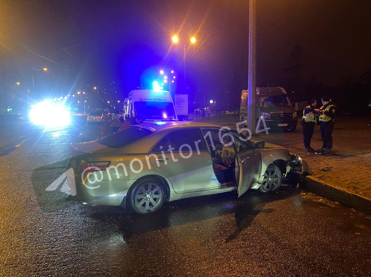 Сталася п'яна аварія біля відомого стадіону: Новини Харкова