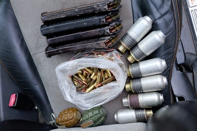 Кінологи бригади «Скіф» затримали авто з великим арсеналом зброї на блокпосту Харкова
