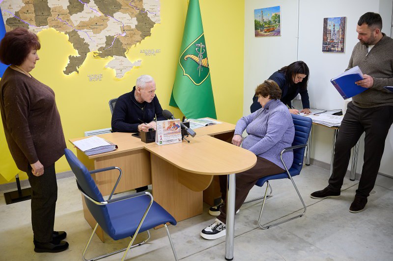 Турбує ремонт під’їздів та доріг, стан укриттів, ремонт доріг та будівництво безпечних локацій для навчання дітей городян: Новини Харкова