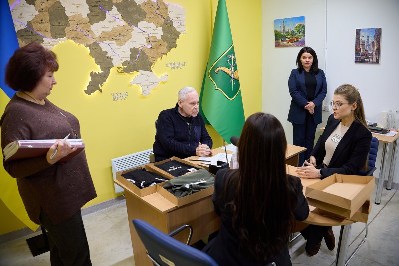 Турбує ремонт під’їздів та доріг, стан укриттів, ремонт доріг та будівництво безпечних локацій для навчання дітей городян: Новини Харкова
