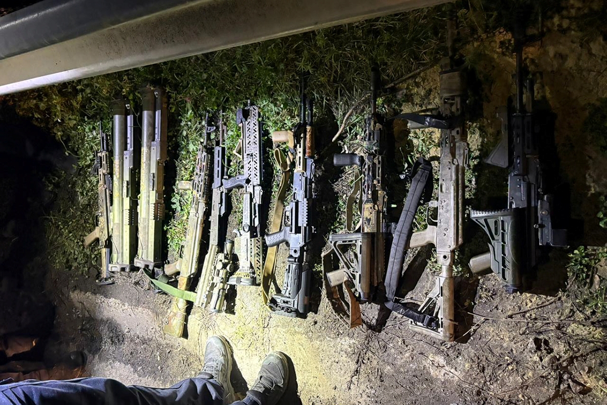 У Харків намагалися ввезти 7 автоматів і гранати