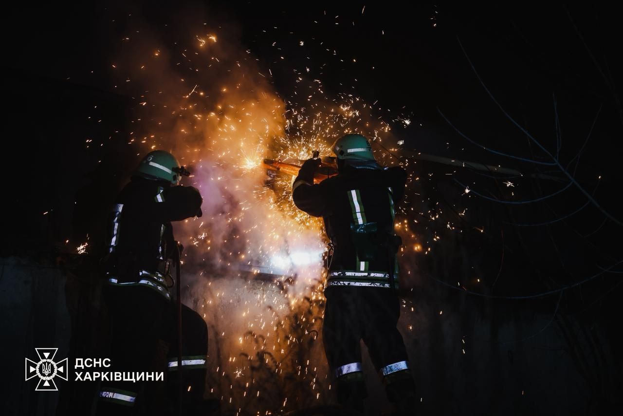 Загасили маштабну пожежу десятки вогнеборців: Новини Харкова