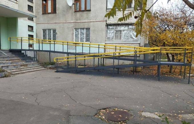 У Харкові за рік встановили 36 пандусів у житлових будинках