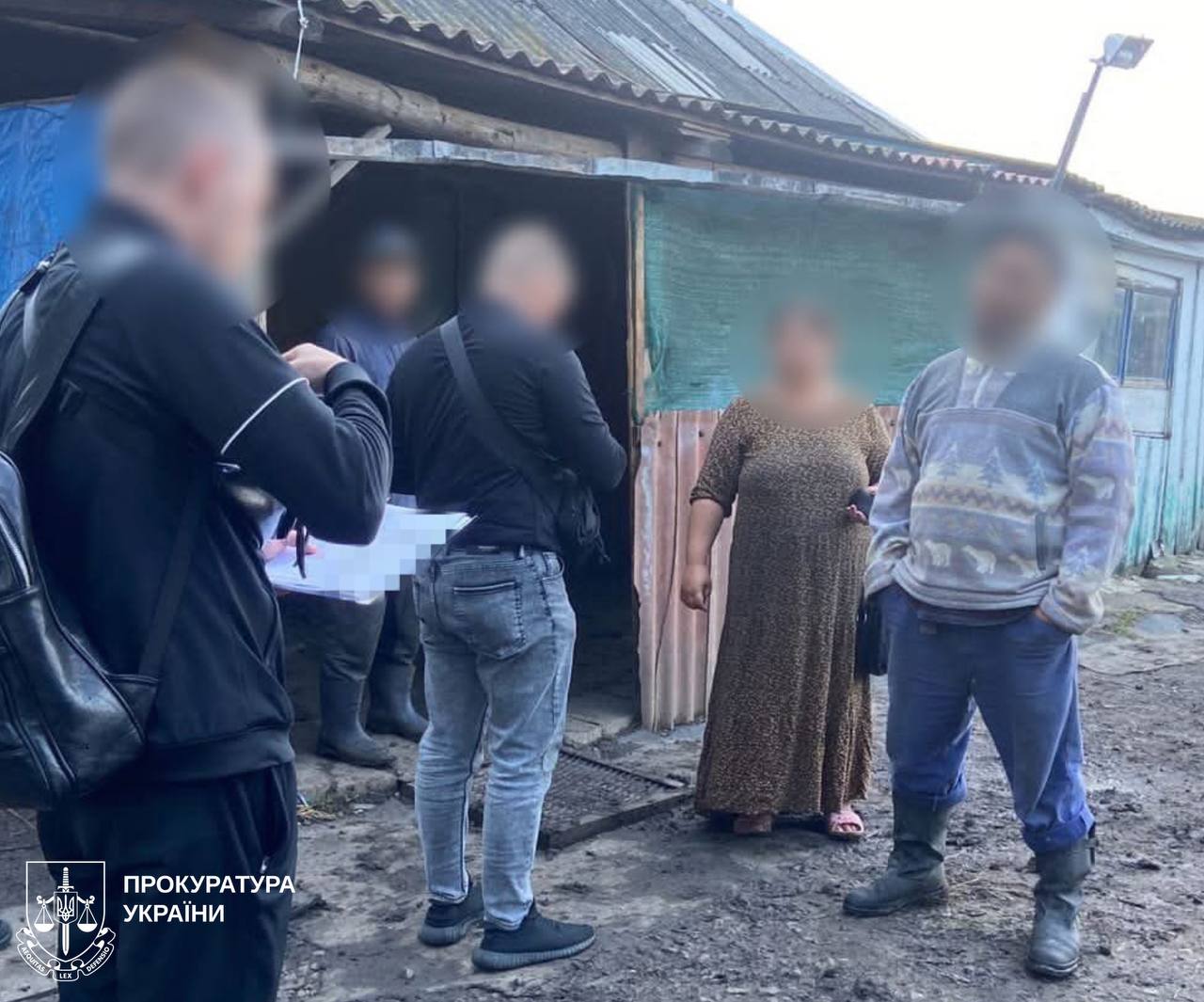 Суд призначив реальні строки псевдоволонтерам, які ошукали пенсіонерів на понад 1,5 млн грн