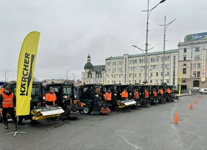 Харків отримав 10 машин для обслуговування пішохідних зон