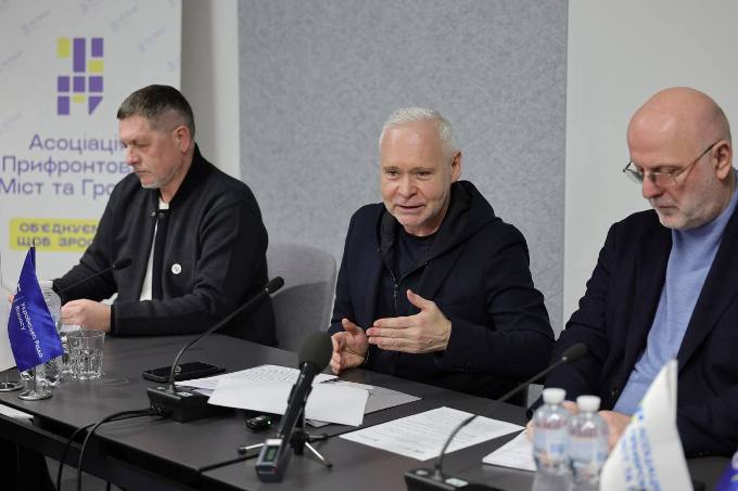 Асоціація прифронтових громад і Українська рада бізнесу підписали меморандум про підтримку бізнесу