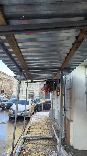 Новини Харкова: встановлюють захист від бурульок