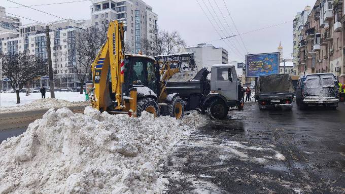 Новини Харкова: триває прибирання снігу