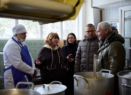 Ігор Терехов відвідав пункт видачі гарячого харчування (фото)