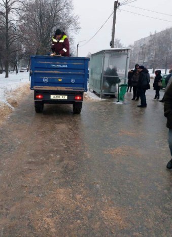 Новини Харкова: боротьба з ожеледицею на дорогах