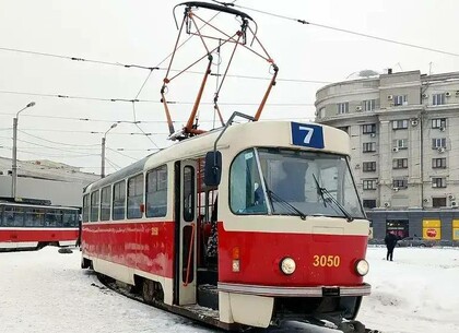 Наслідки негоди у Харкові: рух частини трамваїв зупинять, а інтервали збільшать