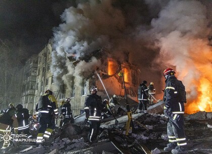 У Харкові ворожа ракета влучила в житловий будинок