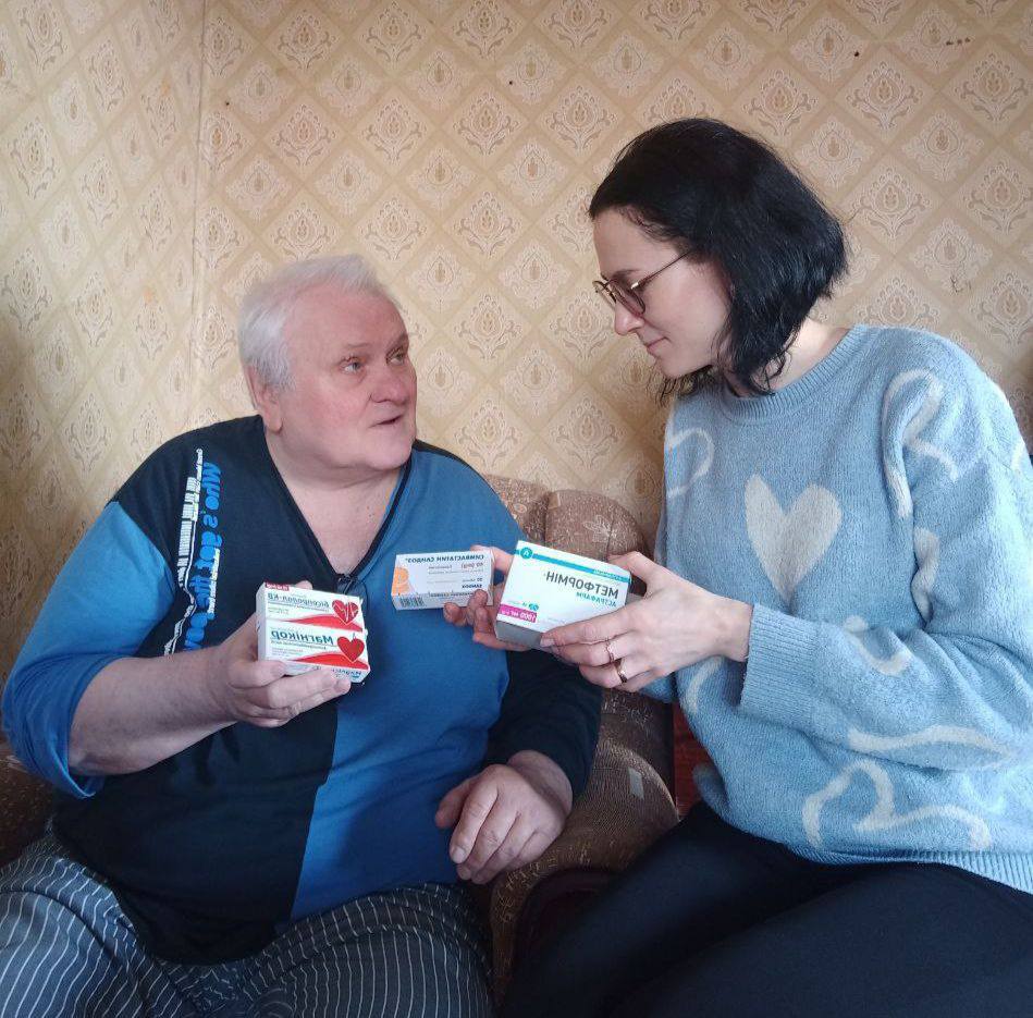Забезпечують безкоштовними ліками містян соцпрацівники: Новини Харкова