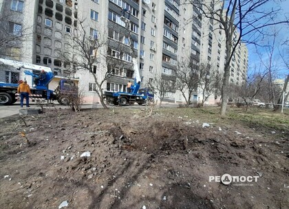 Як виглядає Слобідський район після ранкового обстрілу: фото наслідків