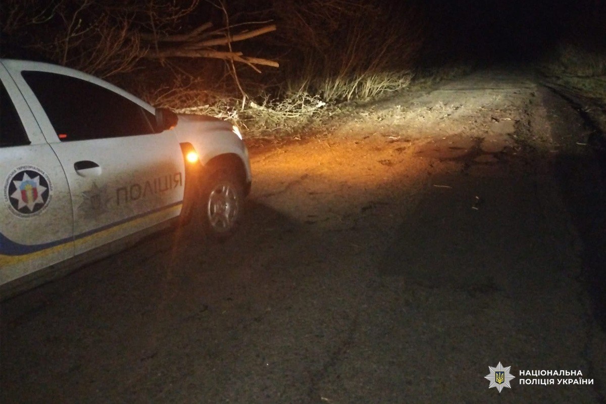 Врятували водіїв від жахливої та маштабної аварії у темряві поліцейські: Новини Харкова