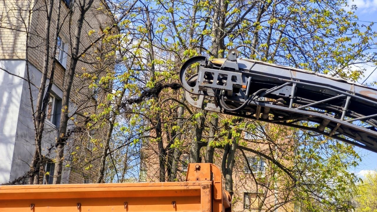 Ремонтують кілометр траси у Шевченківському районі дорожники: Новини Харкова