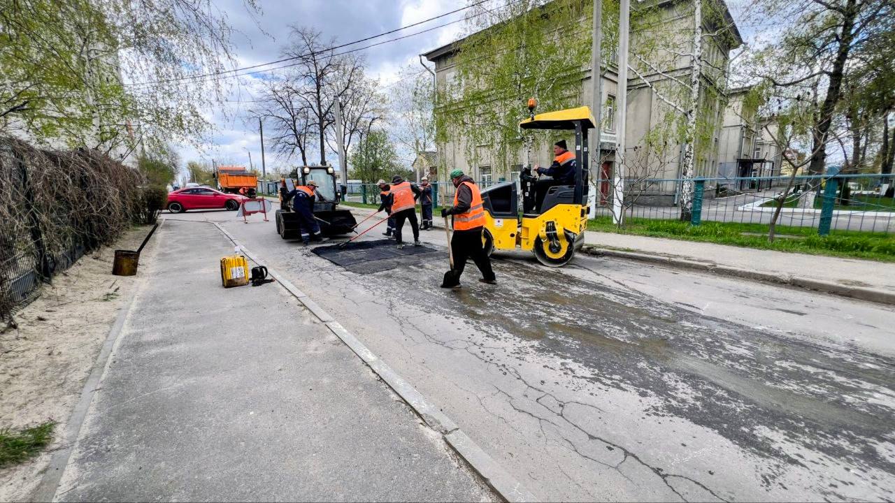 Триває ремонт дорожнього покриття вилиць міста: Новини Харкова