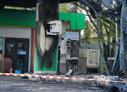 Кадри однієї із зруйнованих АЗС у Харкові після атаки безпілотників (фото)