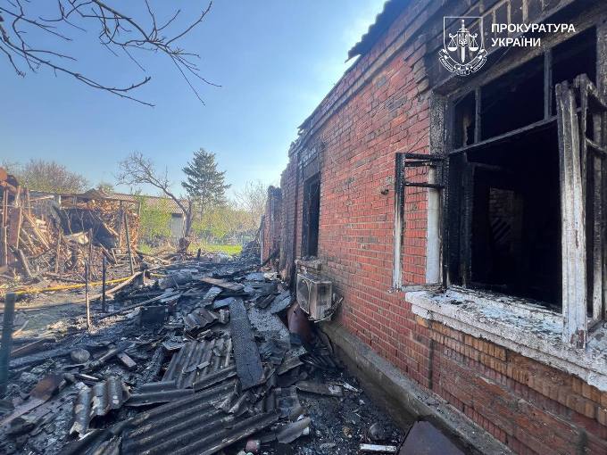 Новини Харкова: після удару БпЛА зайнявся будинок