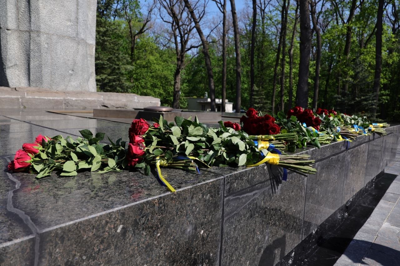 Вшанували пам’ять загиблих у Другій світовій війні у Харкові, а Ігор Терехов провів паралель із сучасністю: Новини Харкова